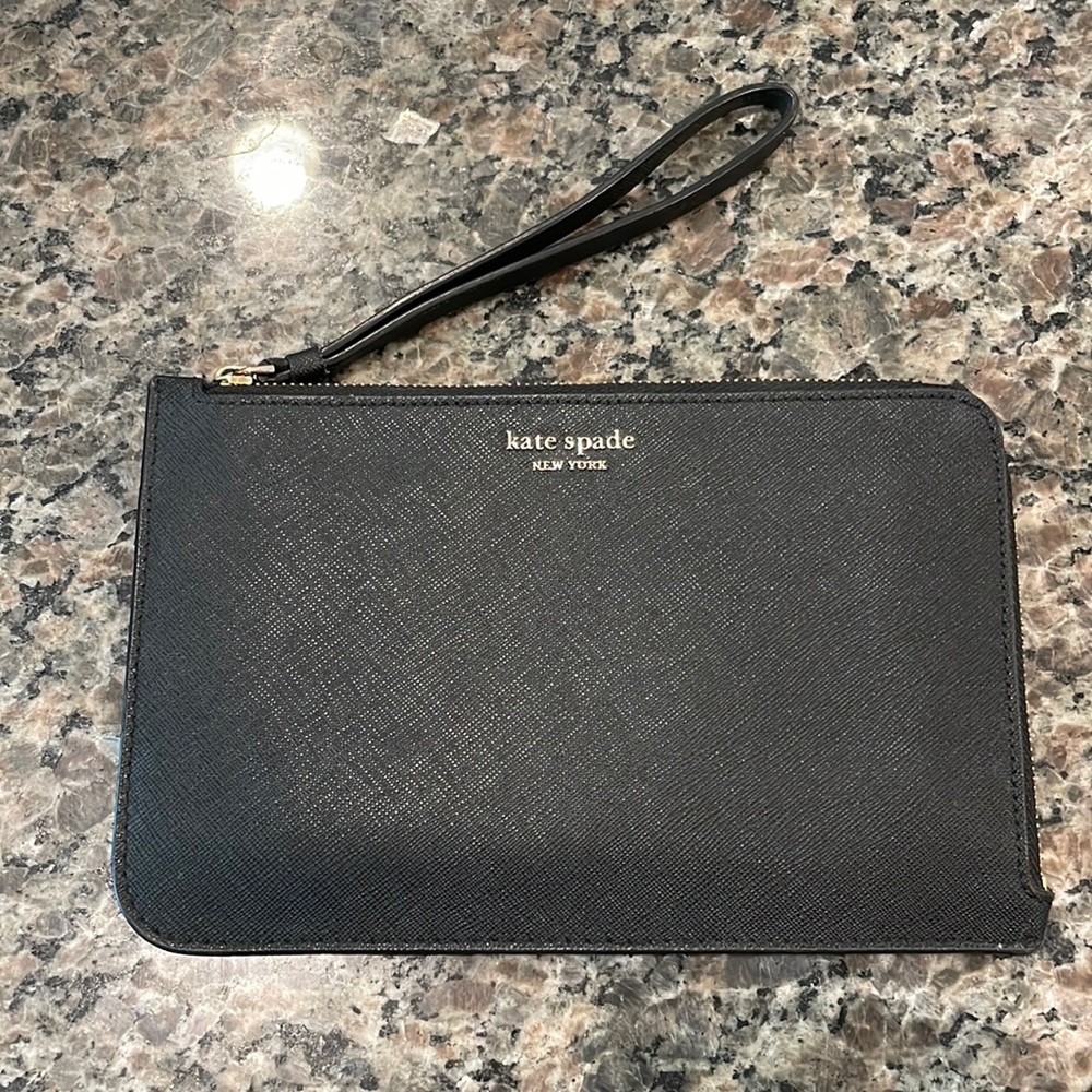 Kate Spade Wristlet ♠️
